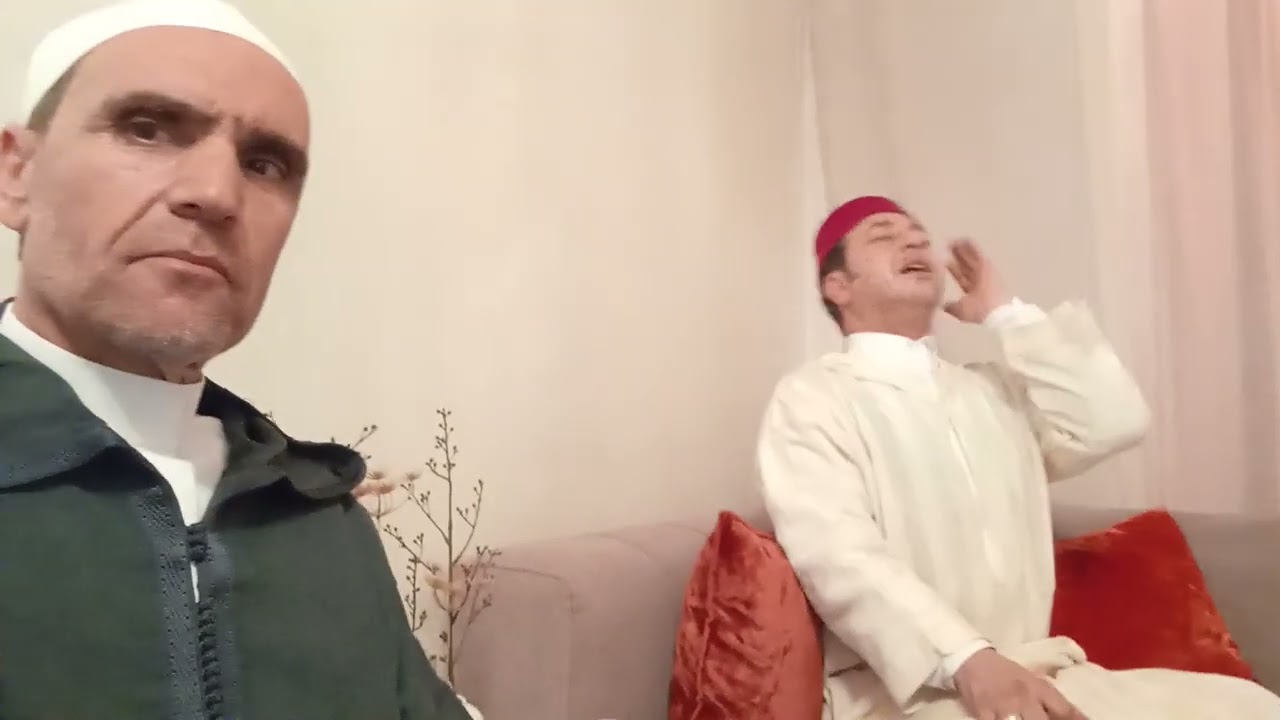 جلسة حميمية مع بلبل المادحين سيدي حكيم خيزران