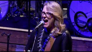 Susan Tedeschi plays the blues &quot;Little By Little&quot; Boston, MA 12/4/21