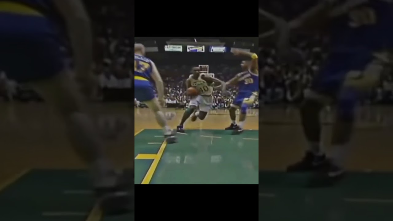 Shawn Kemp Slam and pointing 2 fingers 