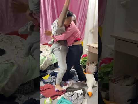 Yidong And His Wife Meet Each Other In The Premiere Funny Couple 217 