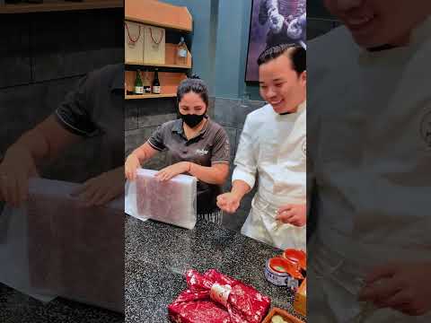Why are Hoshi Phan mooncakes so popular in 2026? #Hoshiphan #Mooncake
