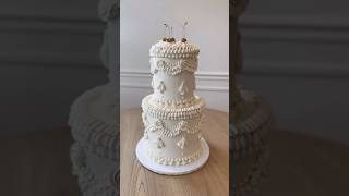 Lambeth vintage inspired wedding cake. Lambeth vintage inspired wedding cake.