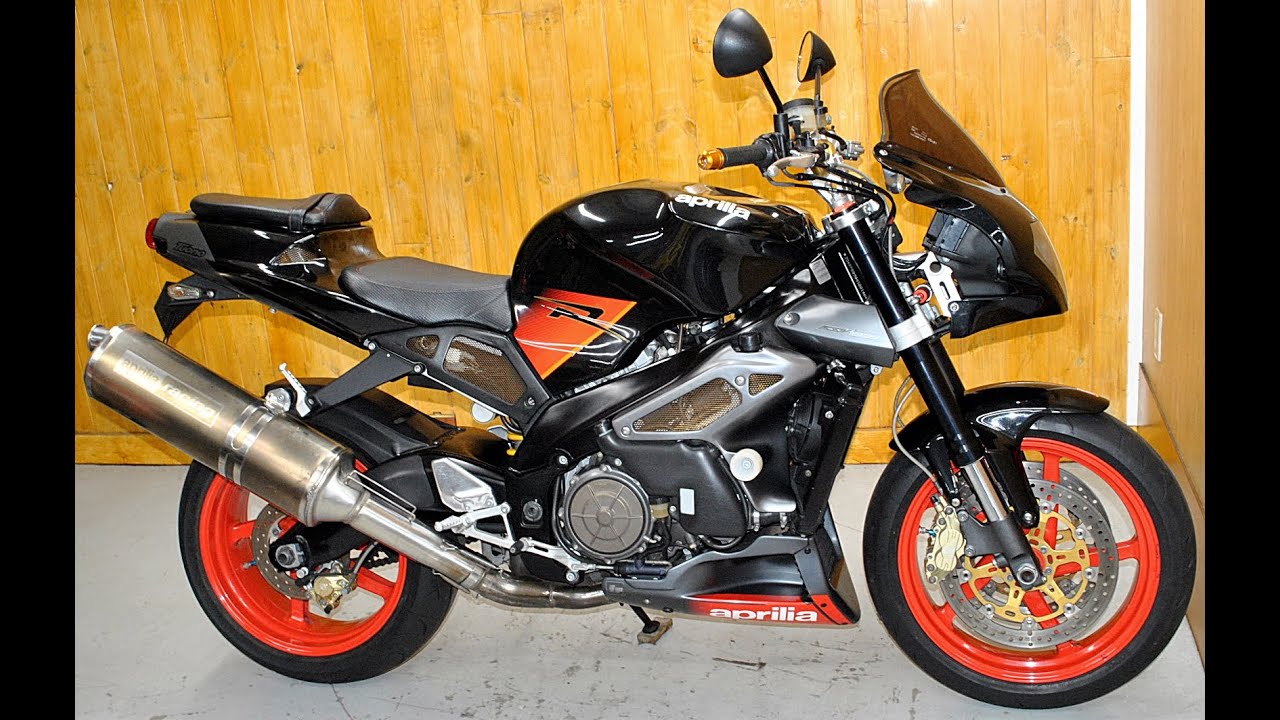Aprilia Tuono1000R exhaust sound and details.アプリリアトゥオーノ