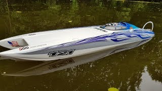 Метровый скоростной катамаран Amewi Genesis за 400 евро, ходит меньше, чем Syma за 50$