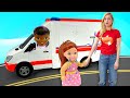 Лепи Играй: Штеффи разбила коленку! Развивающие видео для детей про машинки и Плей До