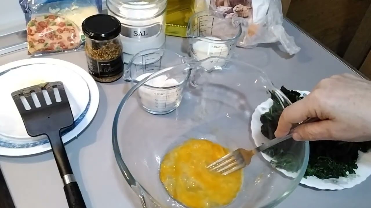 Buñuelos de espinacas y queso 🧀 