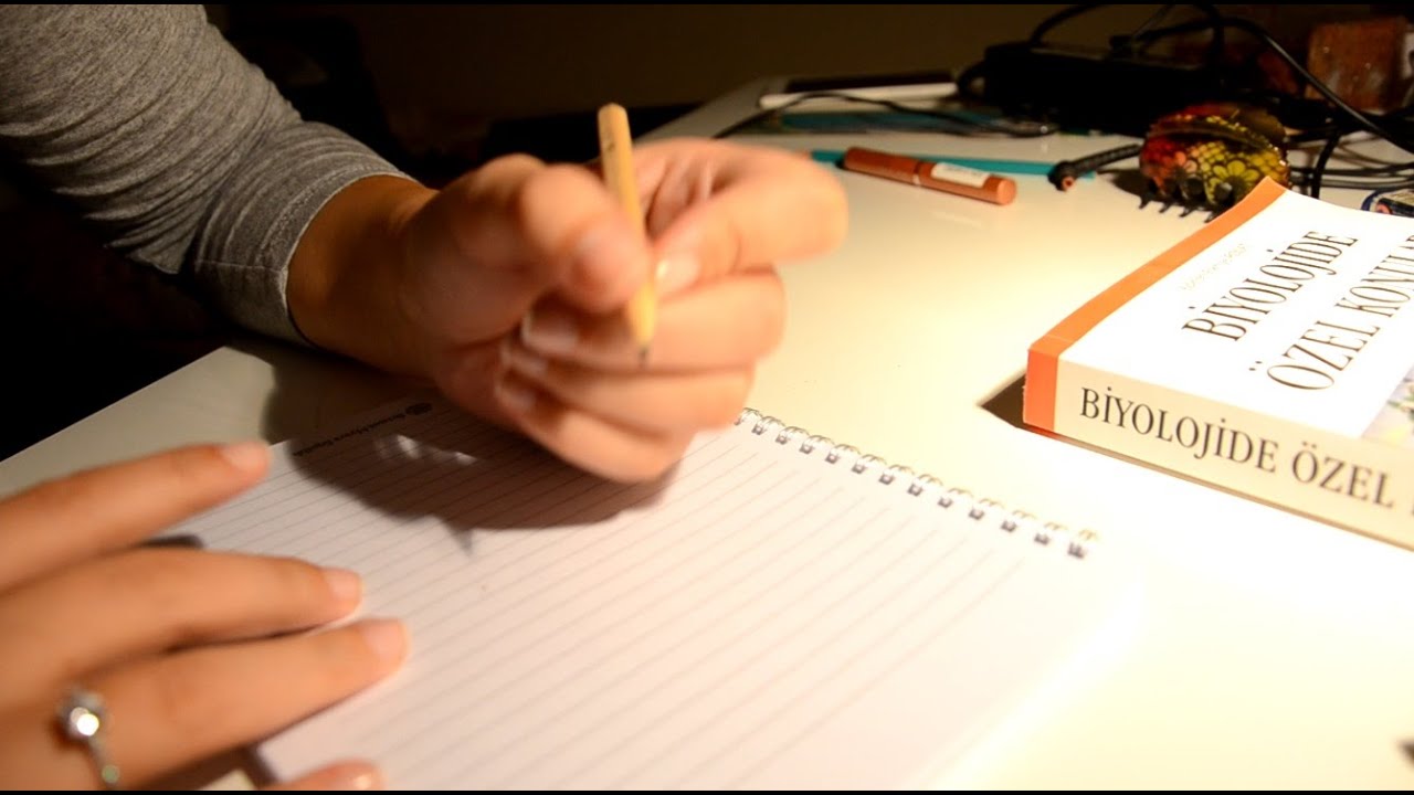 Türkçe Asmr - yazı yazma, sakız çiğneme / Turkish Asmr - writing, chewing gum