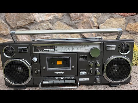 Vintage Mini Boombox Eaton Viking SRC-7492 Radio Cassette 