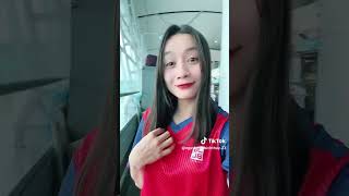 Cầu thủ Nguyễn thị Bích Thùy và cầu thủ hoàng thị Loan tại nét siêu cute