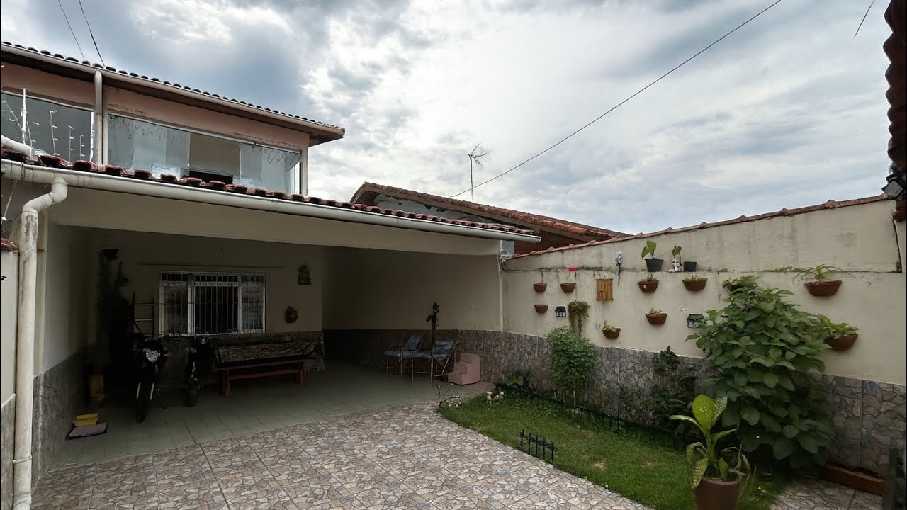 Sobrado em oferta na praia de Peruíbe bem perto do centro imperdível 