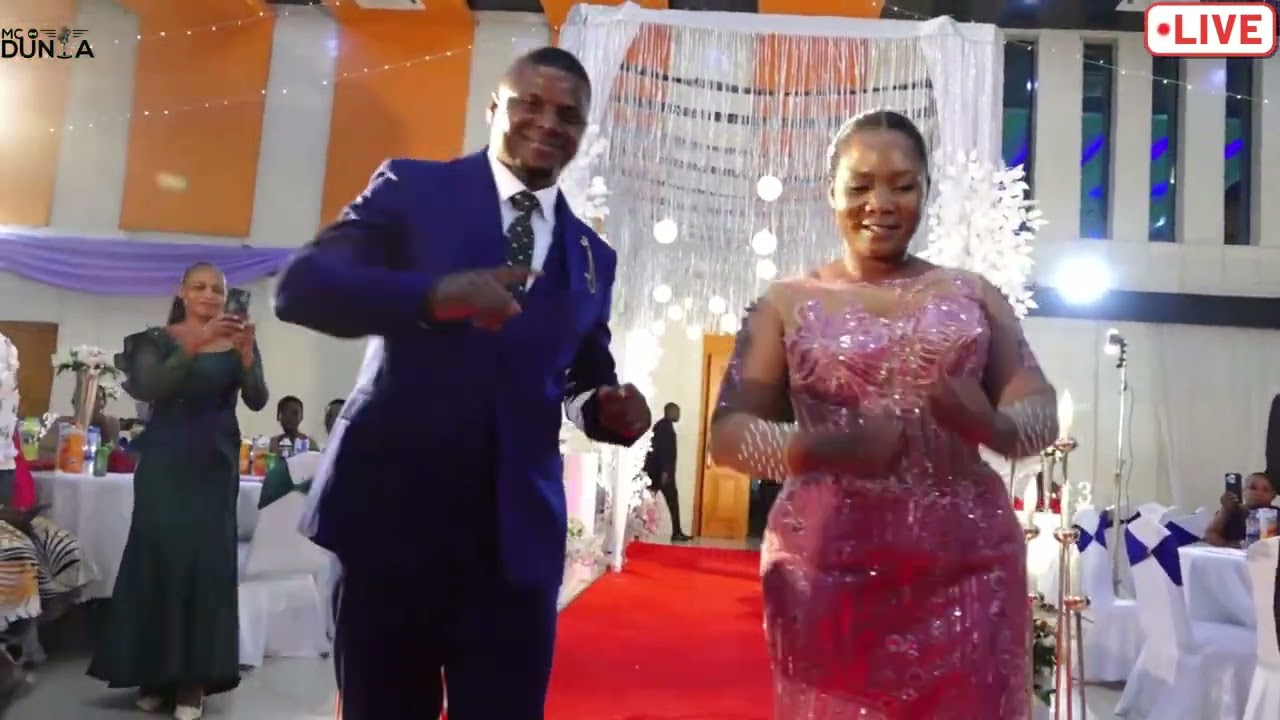 MAHARUSI ENG  MAKESI NA MASTRA WAKIINGIA UKUMBINI