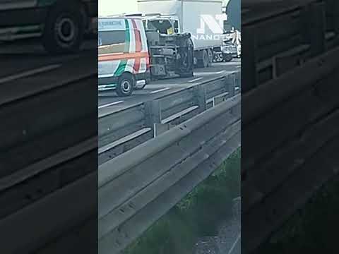 Video Incidente in autostrada allaltezza delluscita di Acerra: traffico bloccato