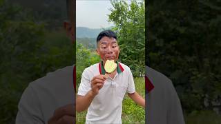 Cu be tot bung va mat phu day so co la 😱😢#shorts