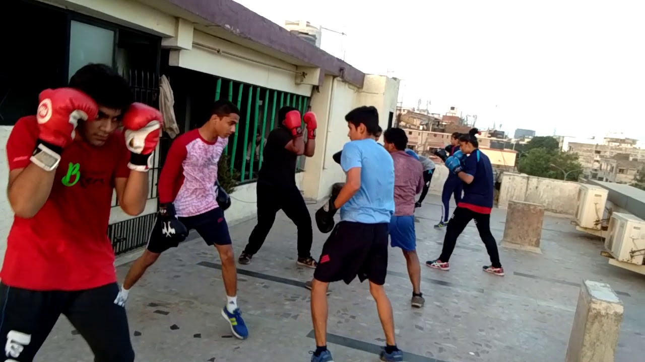 SR Youth boxing club students