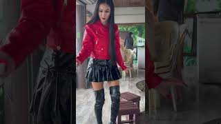 Love My Shinny Sexy Miniskirt And Overknee Boots