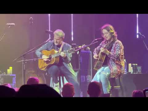 Billy Strings and Bryan Sutton - Salty Sheep (Ryman Auditorium, Nashville, TN 5/6/22)