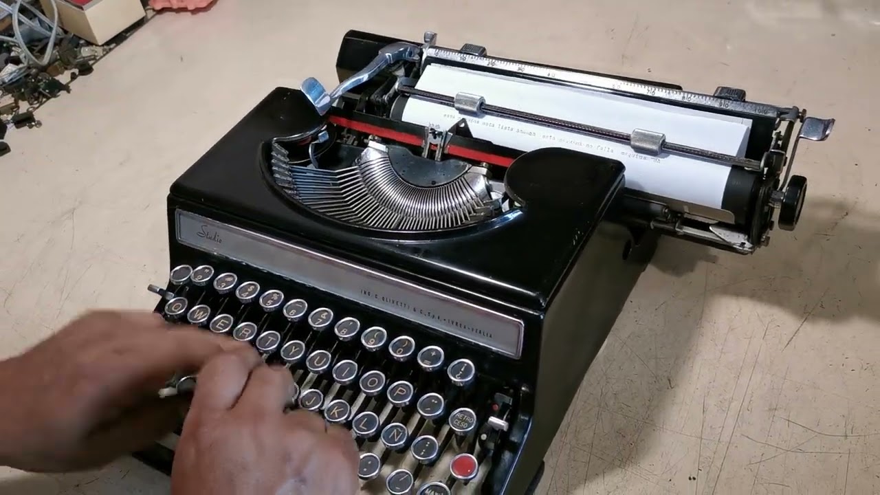 Máquina de escribir portátil Olivetti