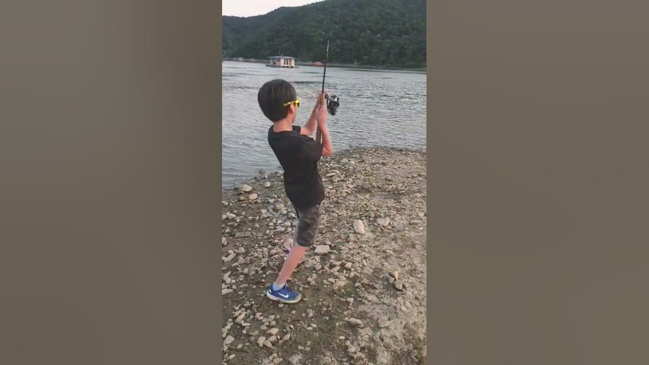#Shorts #배스낚시 #버징 #송전지 #Korea #Bassfishing #Buzzing #루어낚시 - Youtube