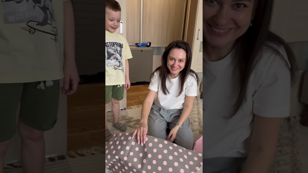 Мы тебя очень любим ! С твоим днем родная 😊