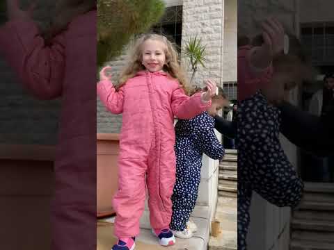 صفوئة ولولو على الدرج