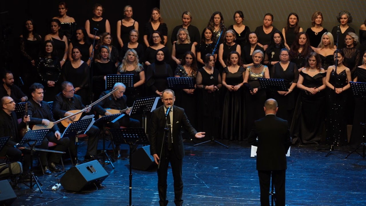 AYAĞINDA KUNDURA | GÖKSEL BAYAR