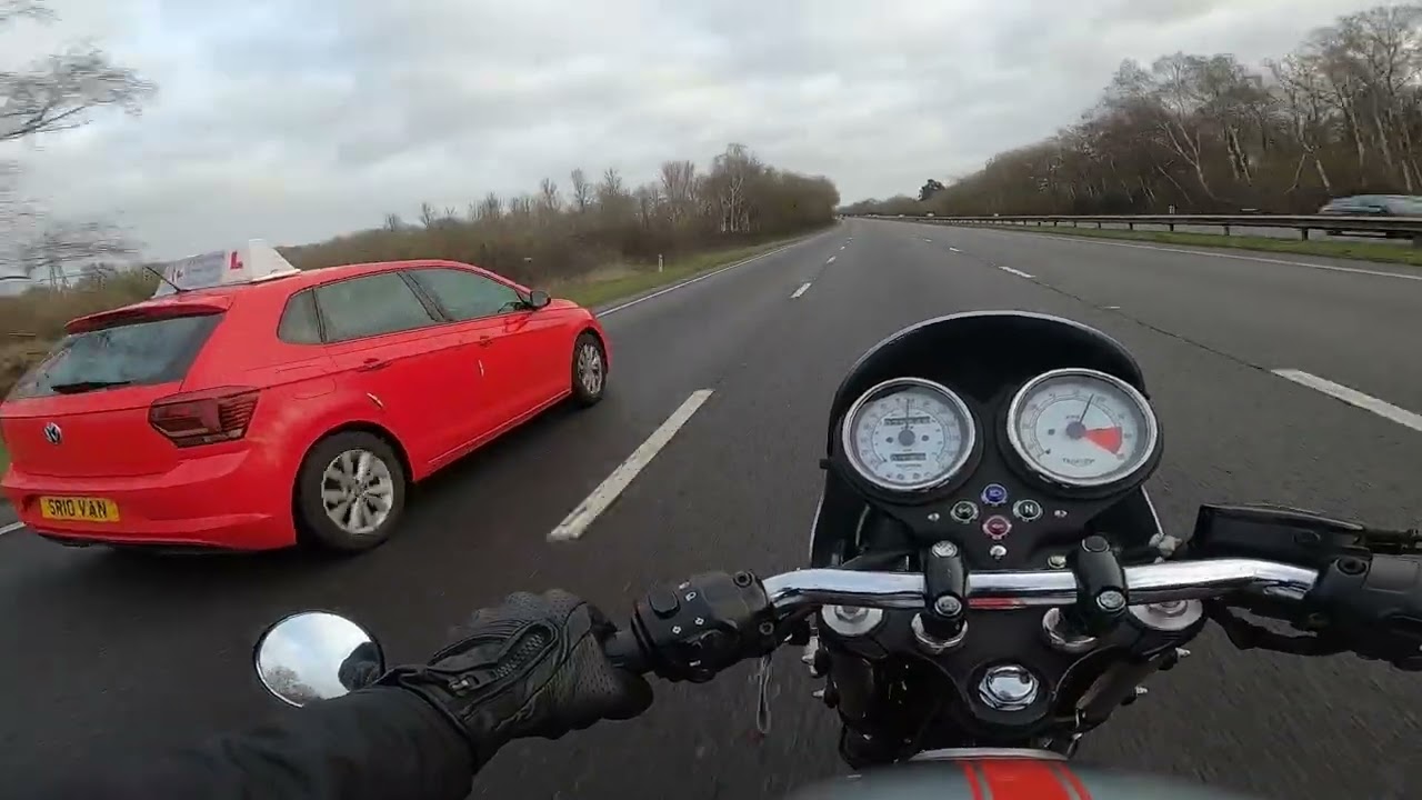 Triumph Thruxton 900 POV: Guildford to Cobham (Final Ride on the Triumph Thruxton 900)