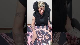 видео: Скорпион ♏Скажи ей, что он спит на диване 👀Скажи тебе, что он работает допоздна 🎯 Одержим другой ... картинка: Скорпион ♏Скажи ей, что он спит на диване 👀Скажи тебе, что он работает допоздна 🎯 Одержим другой ...