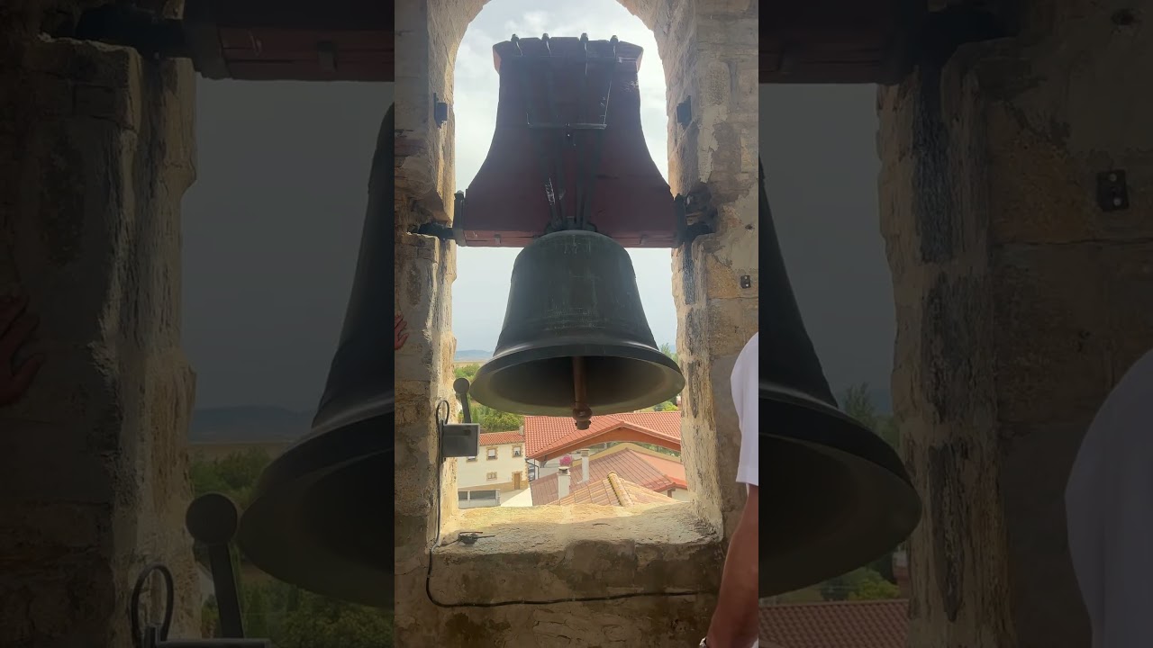 Final del volteo de campanas en esquiroz (Navarra)
