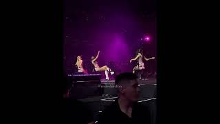 Lisa from BLACKPINK is praised for how she overcame a wardrobe malfunction #blackpink #lisa #bts