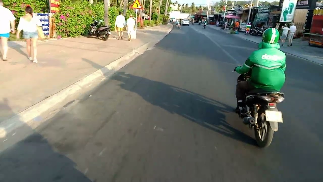 Mui ne ,duong di  khach du lich nuoc ngoai rat nhieu( hoangynhung)