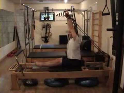 uri hirsch reformer hug-a-tree+salute+bending-down - YouTube