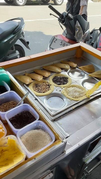Cuma 2rb martabak mini ini enak sekali #jajanan #kuliner #streetfood #jajananmurah #fypyoutube