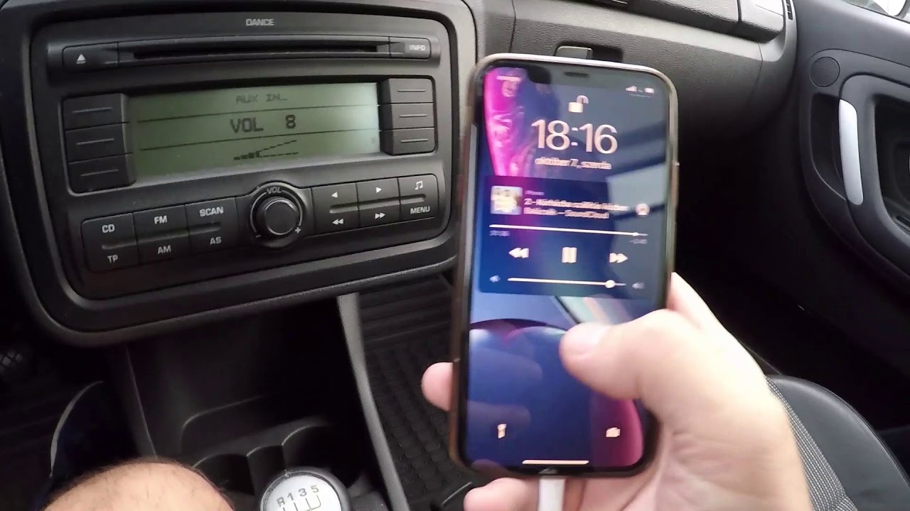 How to use Aux-In in Skoda Fabia and Roomster - Dance audio system - YouTube