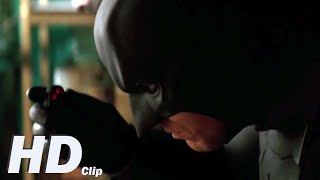 Бэтмен Начало: Бэтмен пытается спасти из клиники Рэйчел, отравленную галлюциногеном
