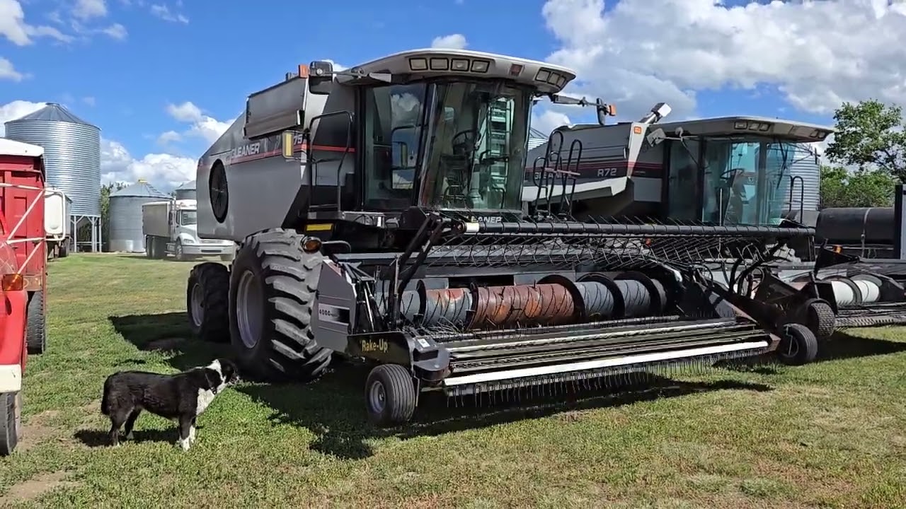 2003 Gleaner R75 Combine