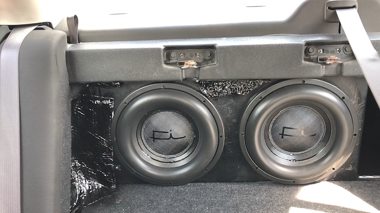 ONLY 2 12S BRINGING ALL THAT TRUNK BASS? *CRAZY FLEX FROM THE TRUNK
