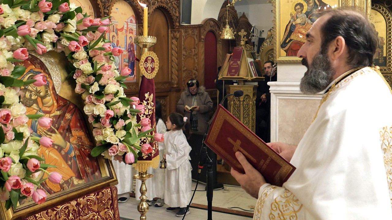 B'  ΣΤΑΣΗ ΧΑΙΡΕΤΙΣΜΩΝ , ΥΠΟ ΤΟΥ ΙΕΡΟΚΗΡΥΚΟΣ ΤΗΣ ΜΗΤΡΟΠΟΛΕΩΣ ΜΑΣ, ΠΑΤΡΟΣ ΠΑΝΤΕΛΕΗΜΟΝΟΣ ΠΑΠΑΣΣΥΝΕΦΑΚΗ.