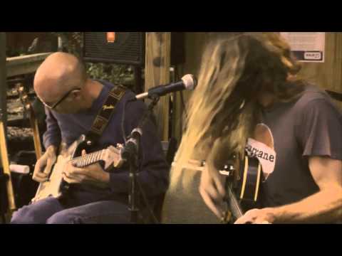 Grayson Capps — "Sun Don't Shine On Willy" Grayson, John and Corky