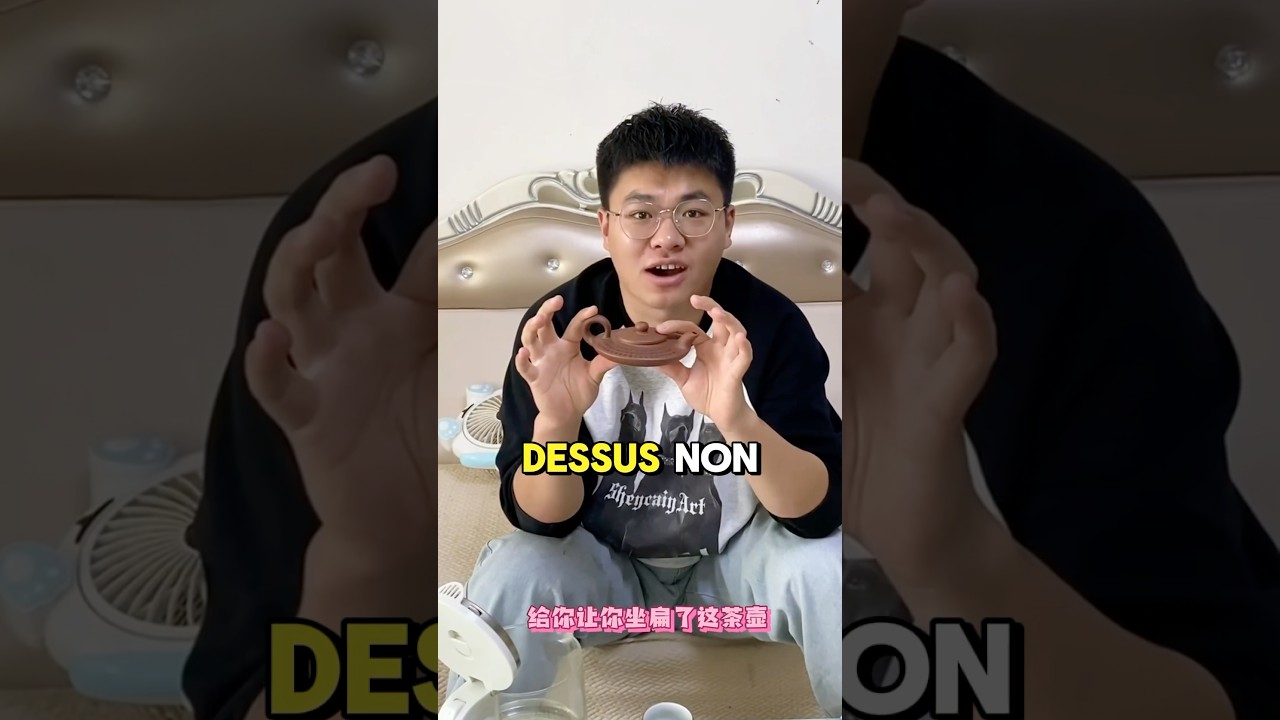 Quand je remplace toutes les théières de mon copain par des modèles bizarres ! 😜