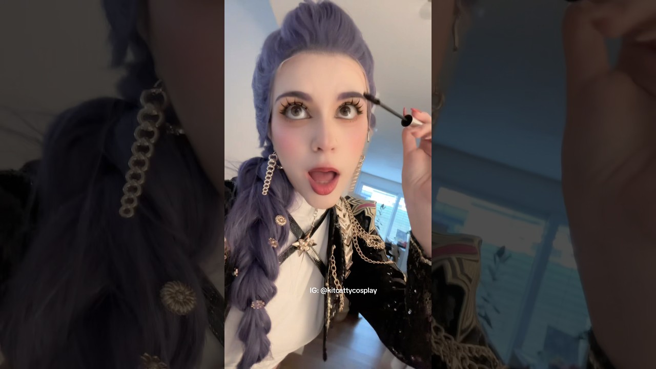 Was it a good transition? #cosplay #kpopdemonhunters #kpopdemonhunter #transition #cosplayer #rumi