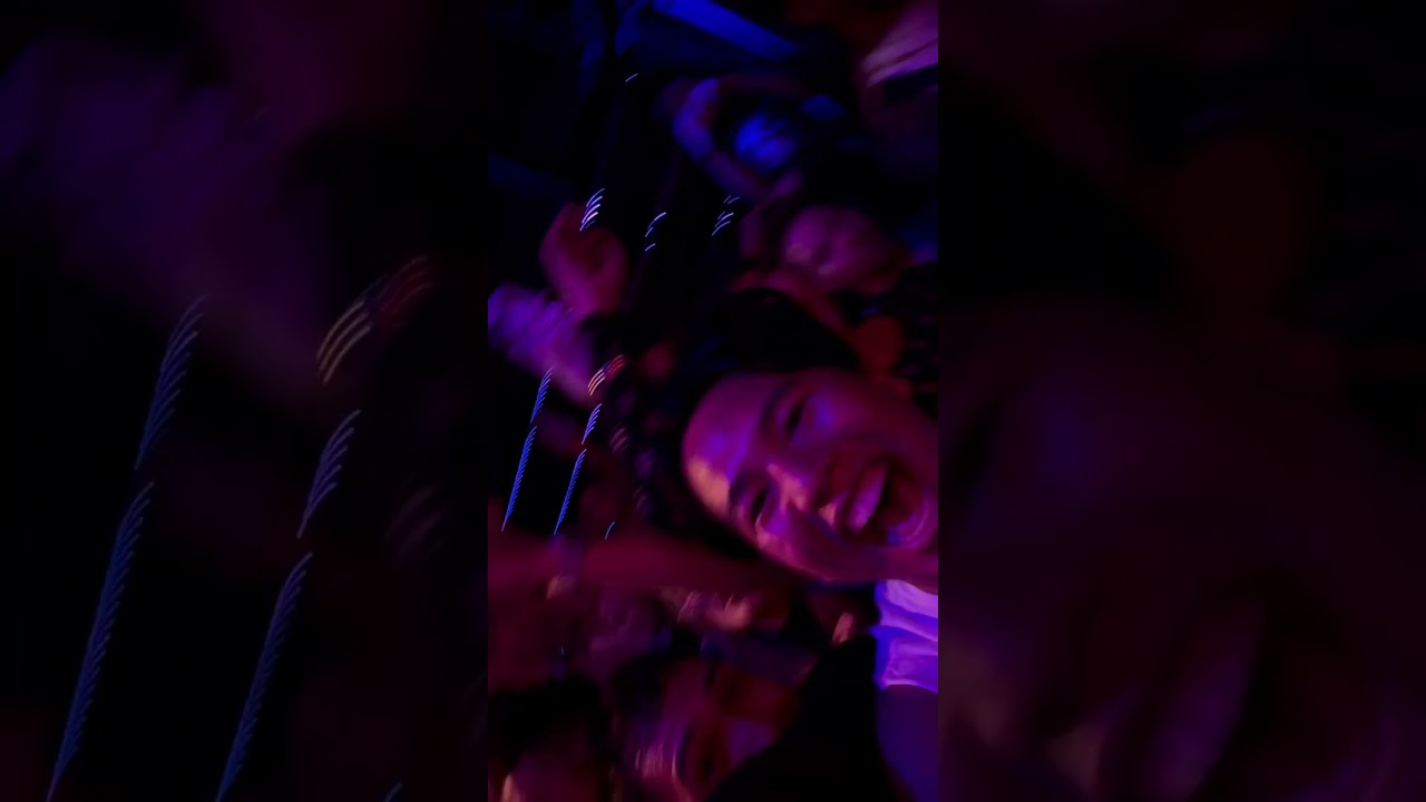 Katy Perry - GORGEOUS (Live Debut)