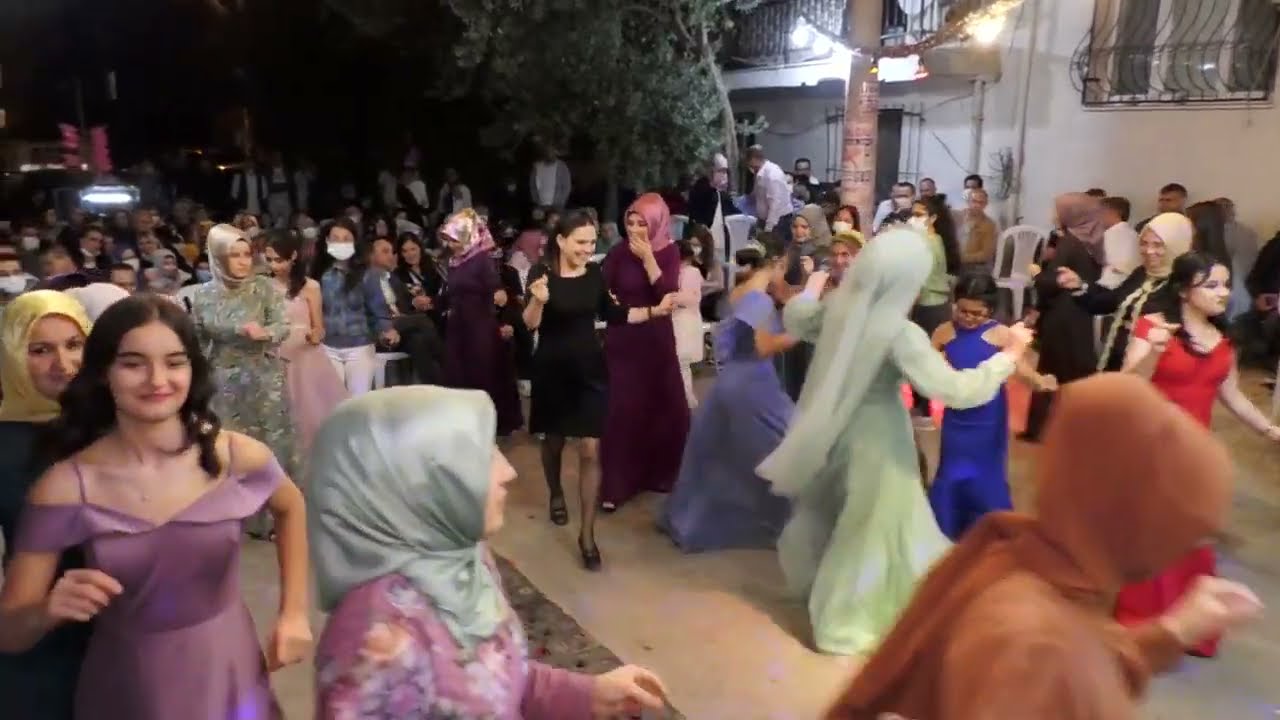 MANİSA SELENDİ DÜĞÜNÜ KAŞIKLAR KIRILMASA İYİDİ  BÖYLE DÜĞÜN GÖRMEDİNİZ ENERJİLERİNE HAYRAN KALDIK