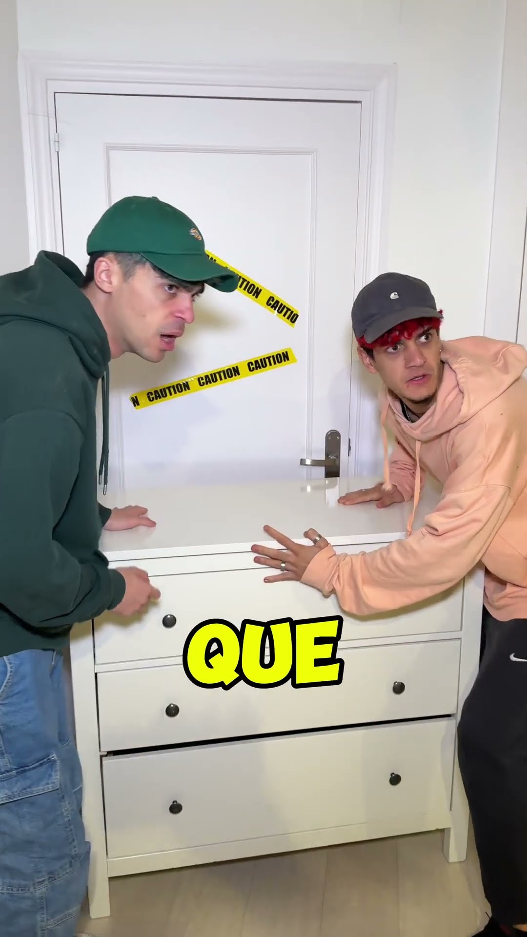 ATAMOS al ZOMBIE en el SOTANO!