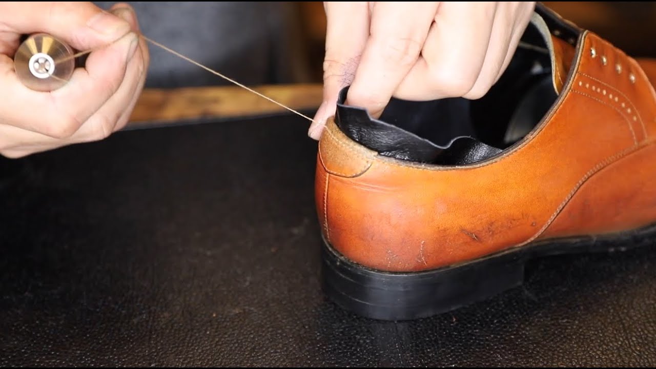 カカトの内側破れ修理 履き口の革を縫い直す方法を解説します Youtube