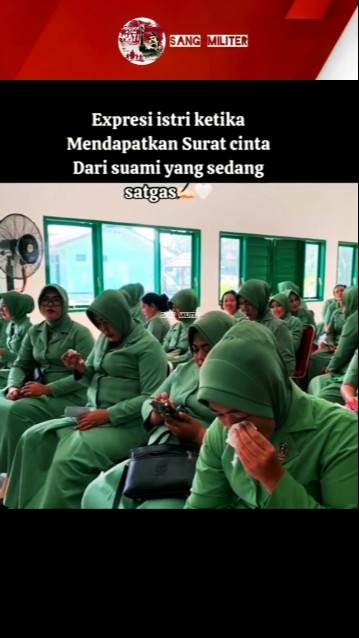 Ibu Persit Terima Surat Dari Suami #shorts #tni #tnidihutan #tnidipapua #satgastni #persit