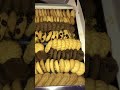 راح يجيب جاتو جاب مخبوزات وشكر ا