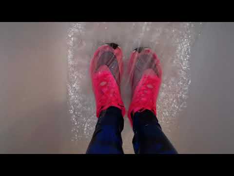Rob's shower in running gear and Nike Vaporfly Next %