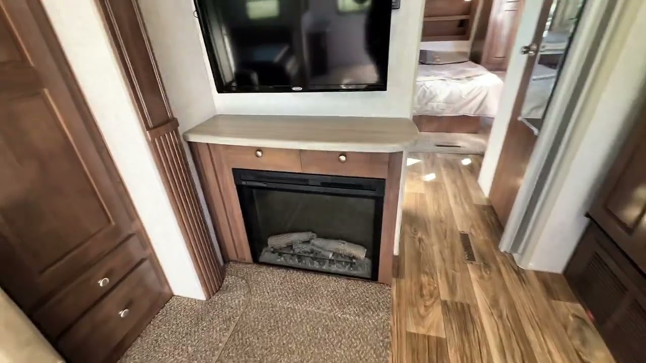 Check out the 2021 Northwood Arctic Fox North Fork 25Y Travel Trailer
