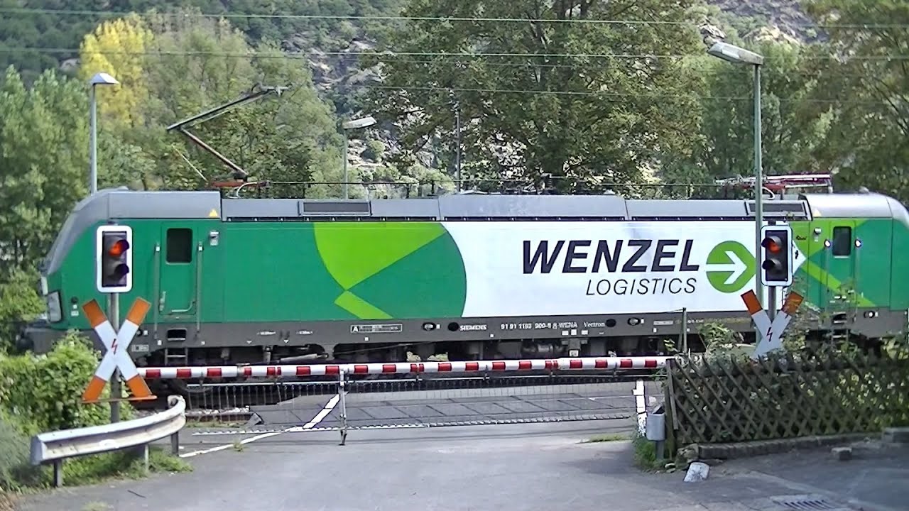 Bahnübergang Trechtingshausen // German Railroad crossing // Duitse Spoorwegovergang