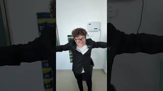 Она Брызнула Ему Духами В Нос И Даже Учительница Сошла С Ума.